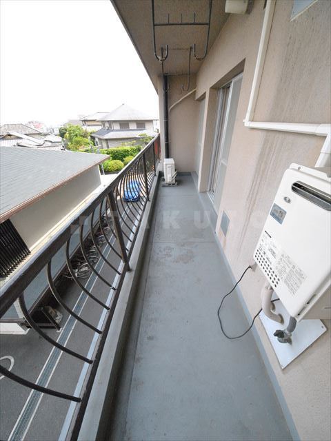 23/30 バルコニー