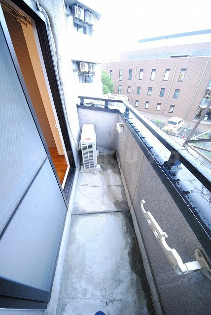 18/28 バルコニー