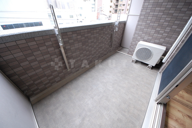 23/30 バルコニー