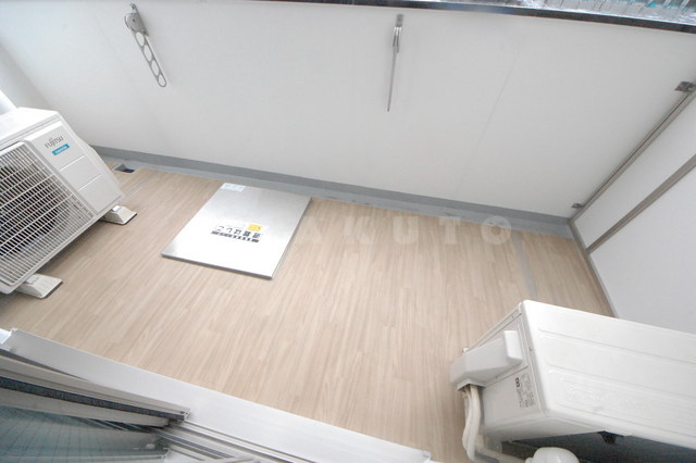 16/27 バルコニー