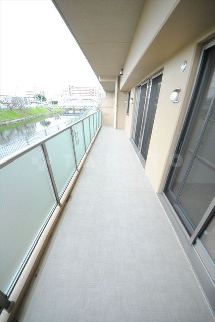 13/25 バルコニー