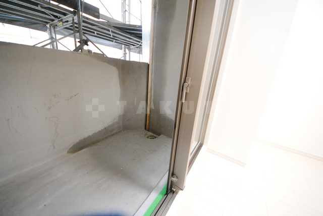 18/28 バルコニー