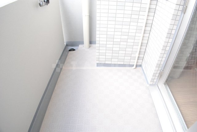 18/27 バルコニー