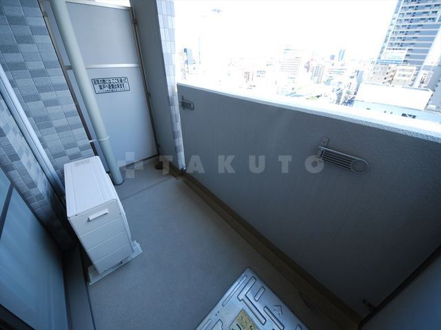 16/23 バルコニー