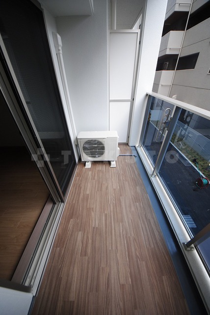 18/28 バルコニー