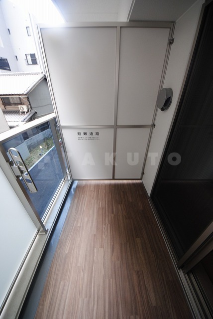 18/28 バルコニー