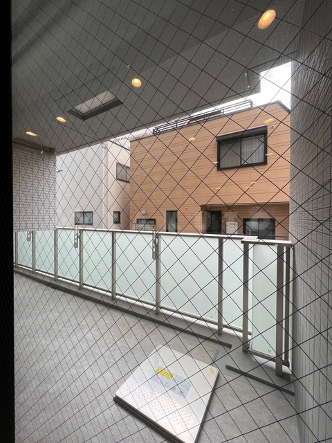 19/26 バルコニー