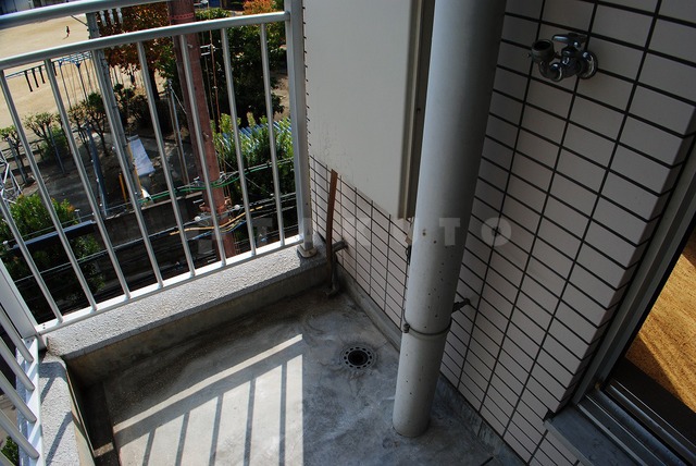 13/19 バルコニー