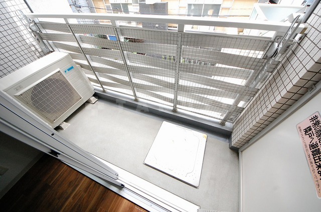 18/27 バルコニー