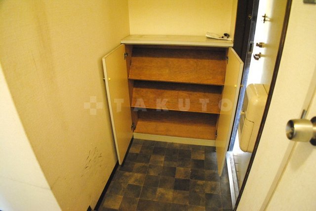 2/2 エントランス