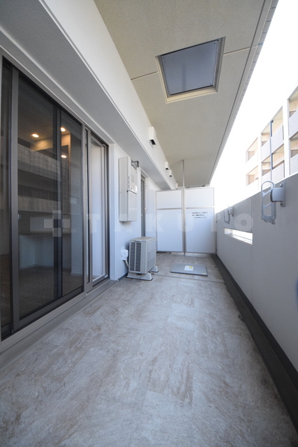 23/30 バルコニー