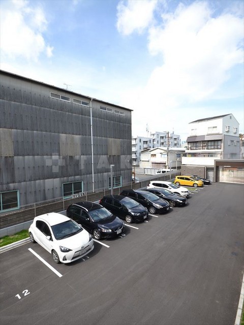 26/30 駐車場