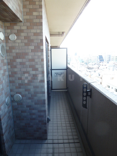 25/30 バルコニー