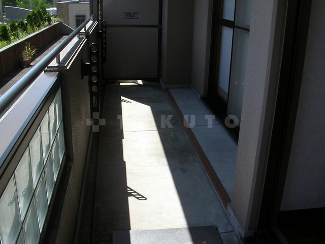 16/27 バルコニー