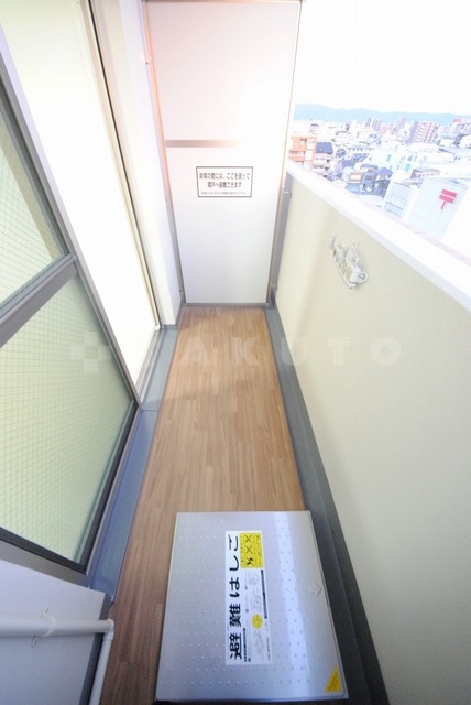 18/27 バルコニー