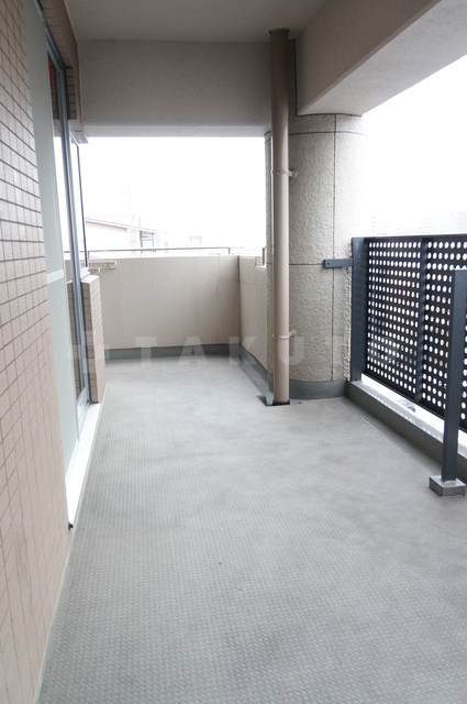 13/19 バルコニー