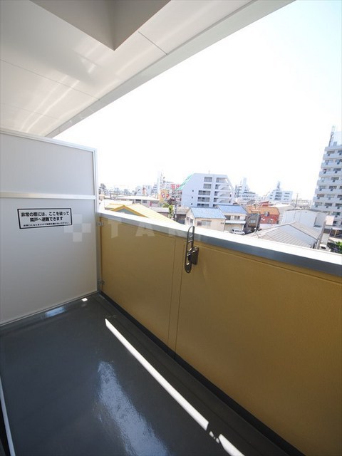 13/23 バルコニー