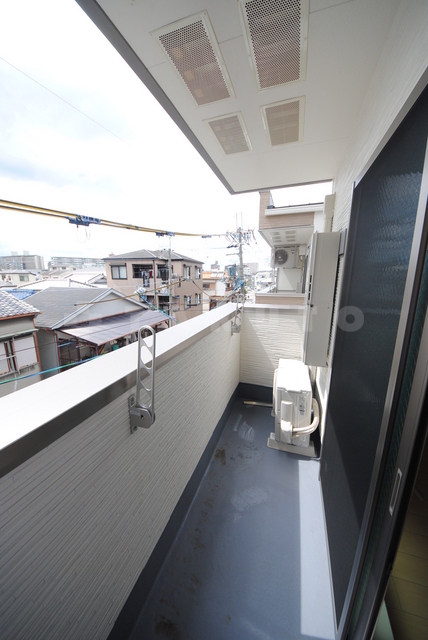 13/23 バルコニー