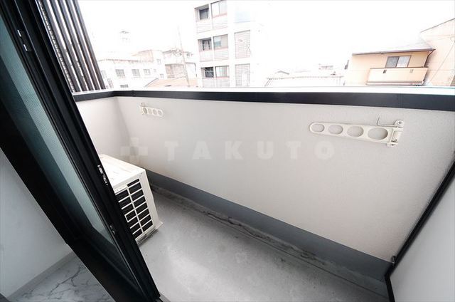 13/22 バルコニー