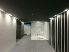 16/16 エントランス