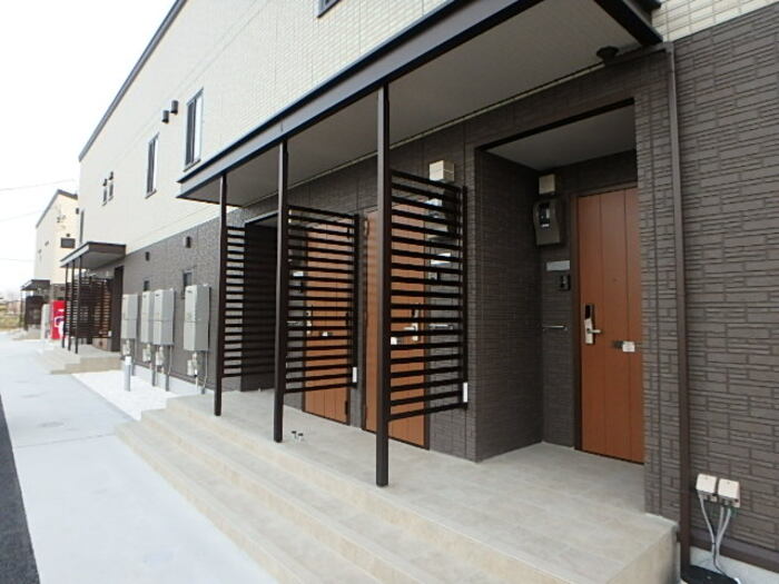 16/21 エントランス