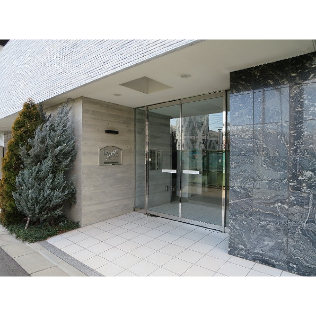 14/19 エントランス