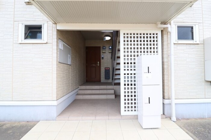 16/18 エントランス