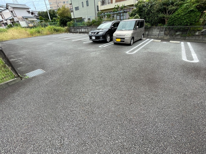 18/22 駐車場