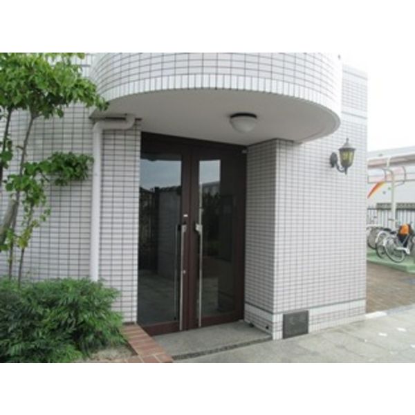 21/27 エントランス