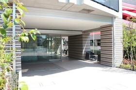 16/16 エントランス