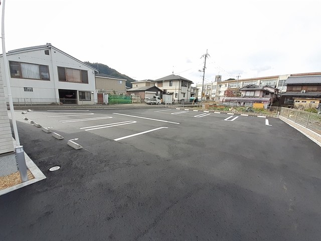 16/22 駐車場