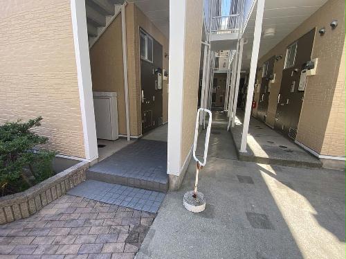 14/16 エントランス