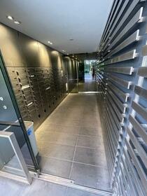 17/17 エントランス