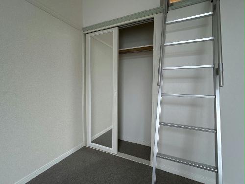 13/14 エントランス