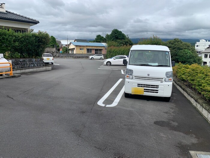 2/6 駐車場