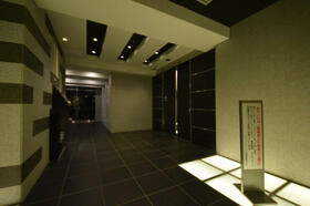 17/17 エントランス