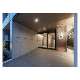 5/5 エントランス