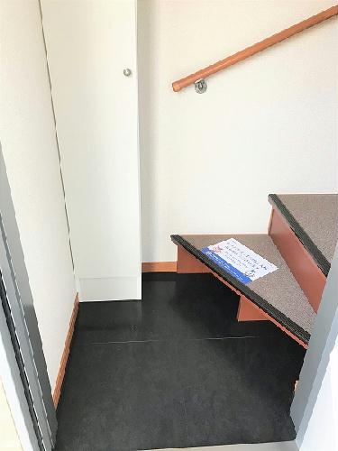 13/19 エントランス