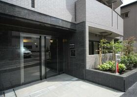 2/2 エントランス