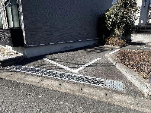 14/14 駐車場