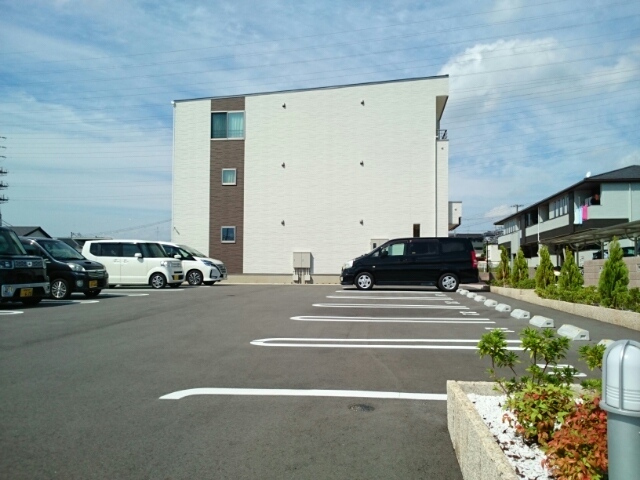 2/7 駐車場