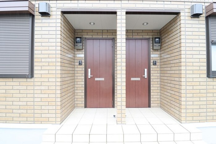 18/19 エントランス