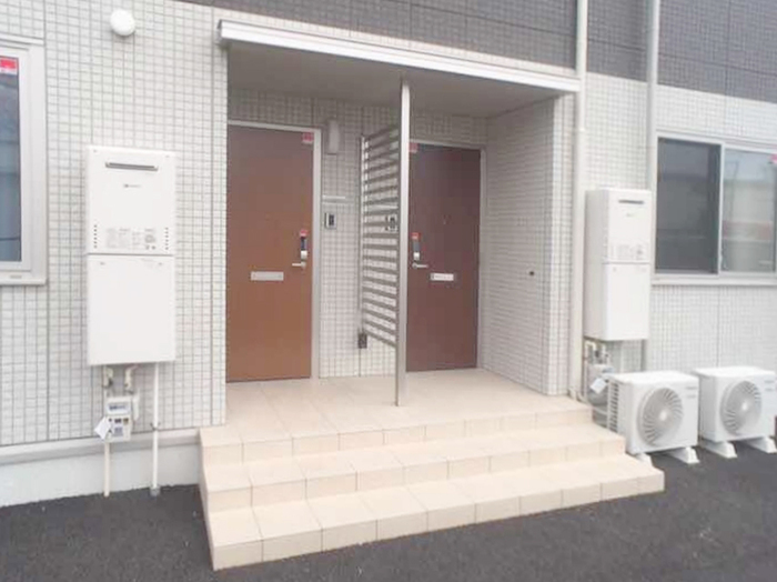 17/30 エントランス