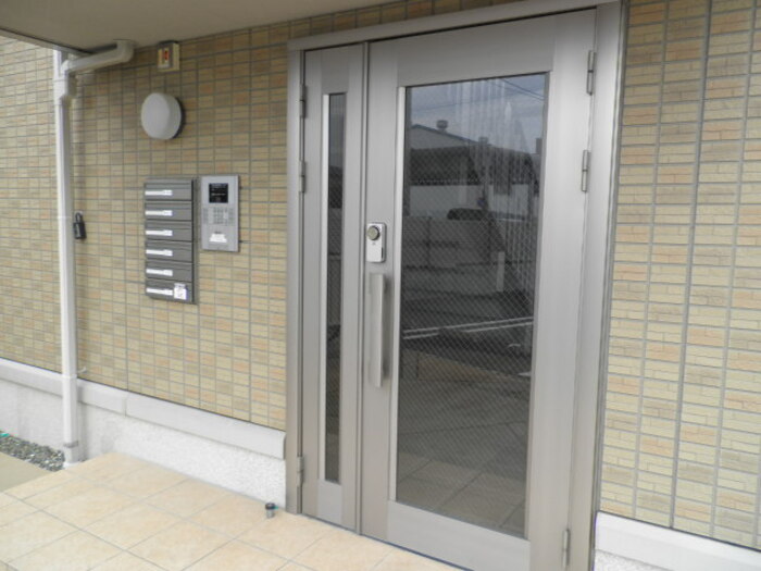 17/19 エントランス