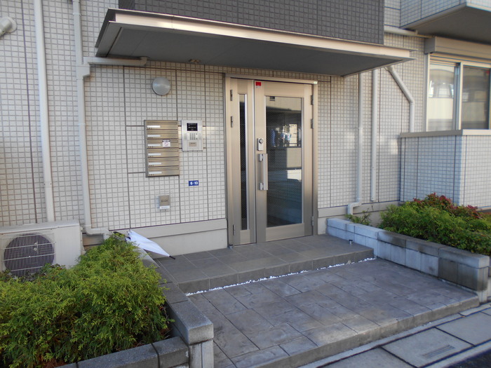 17/18 エントランス