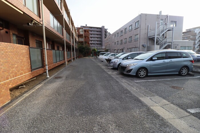 18/22 駐車場