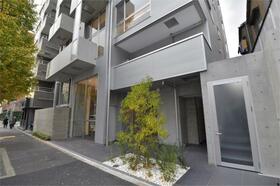 14/14 エントランス