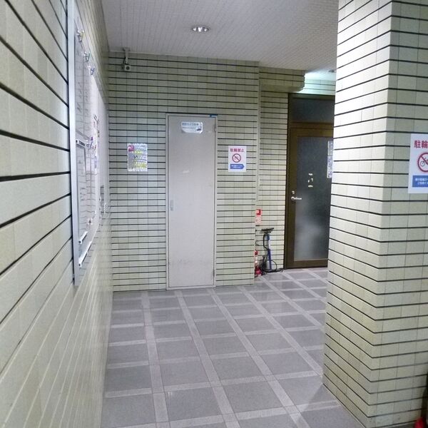 16/26 エントランス