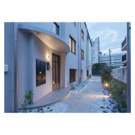 15/19 エントランス