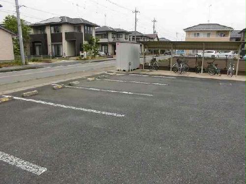 2/5 駐車場